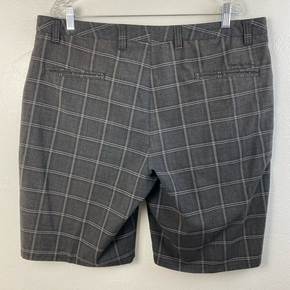 Travis Mathews Gray Grid Plaid Windowpane Chino Golf Shorts Men’s 38 - Picture 2 of 13